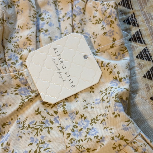 Universal Thread Cream Floral Button-Down Dress - Picture 5 of 5